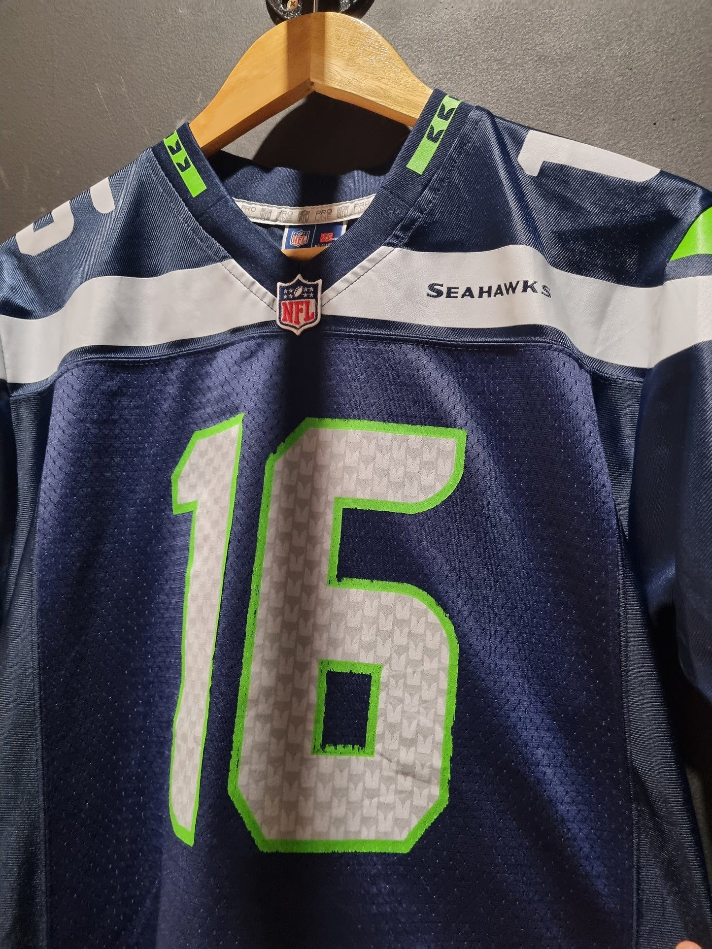 Seahawks ProLine Lockett Youth Large 10/12