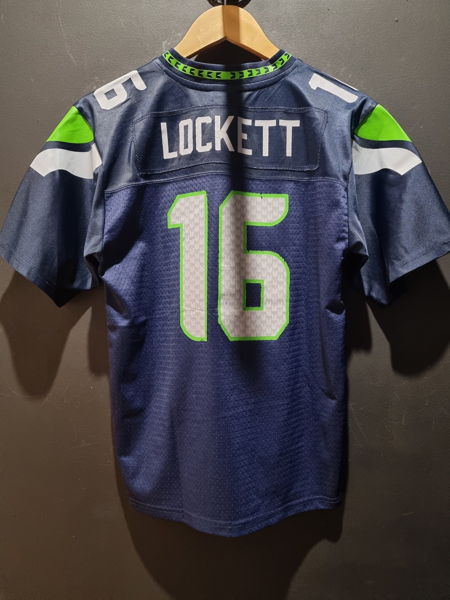 Seahawks ProLine Lockett Youth Large 10/12