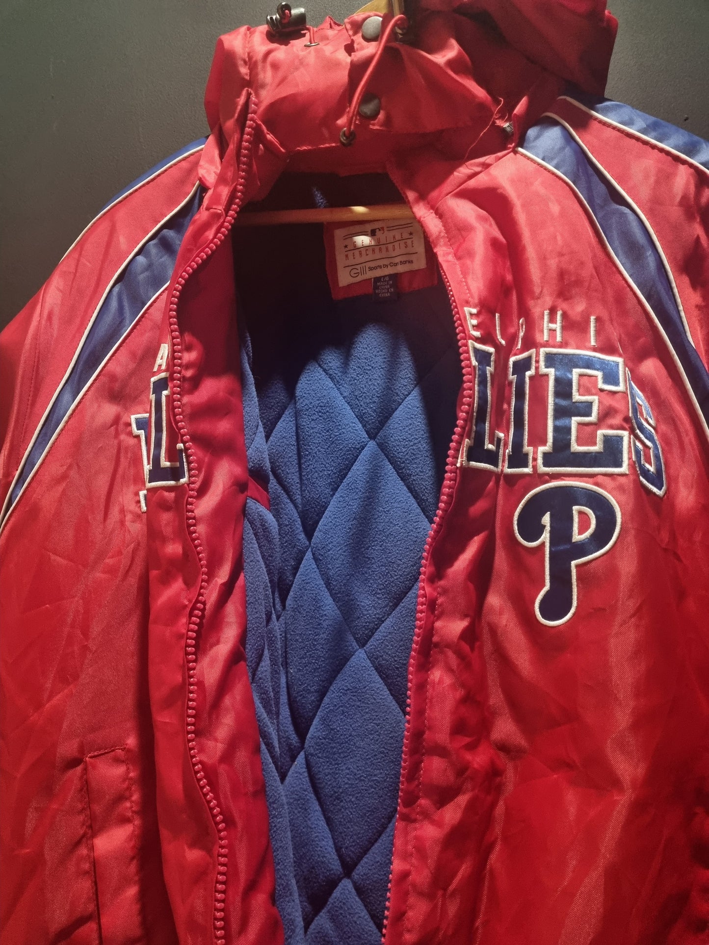 Philadephia Phillies Puffer Jacket Large