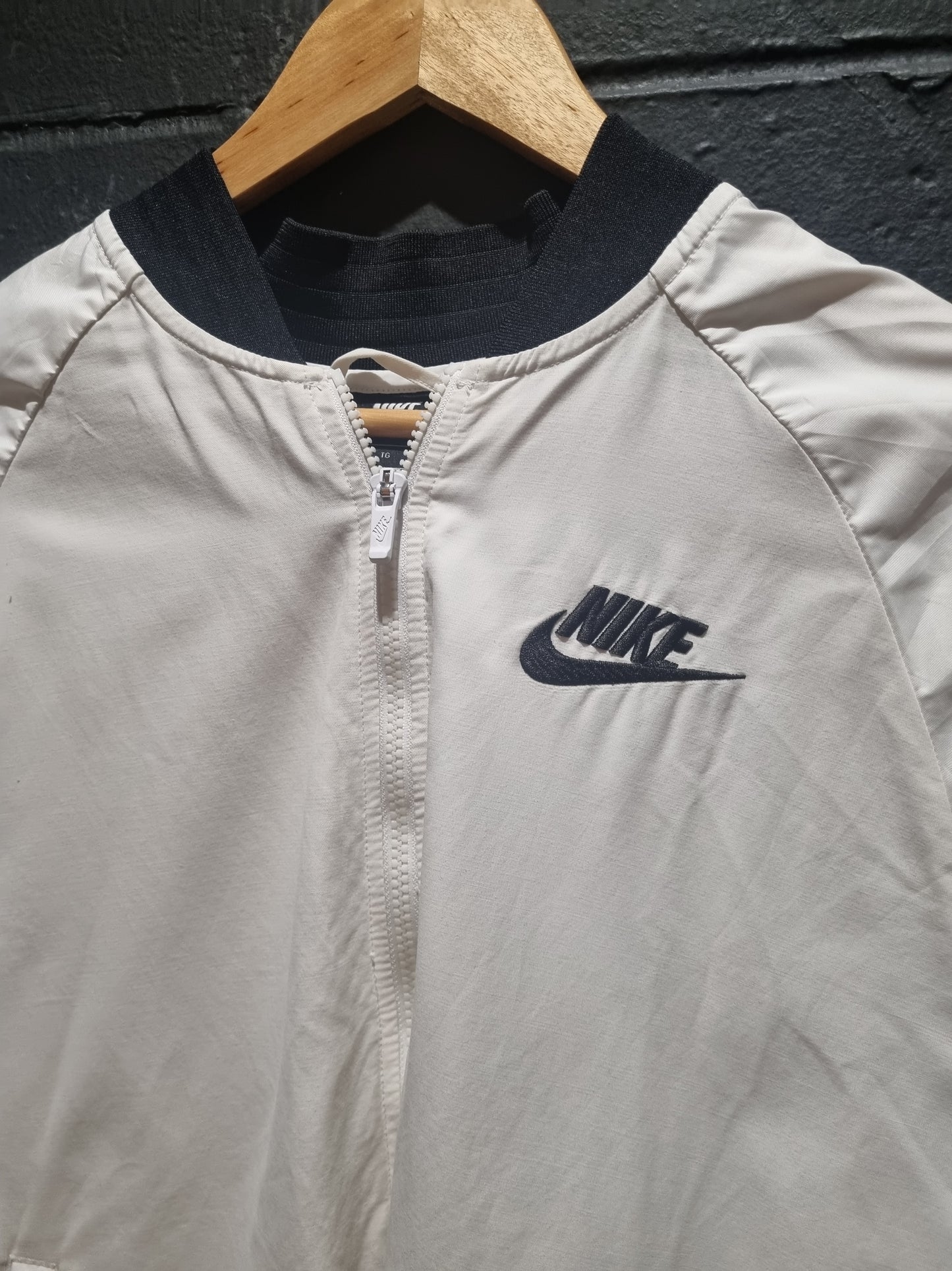 Classic Nike White and Black Jacket XL