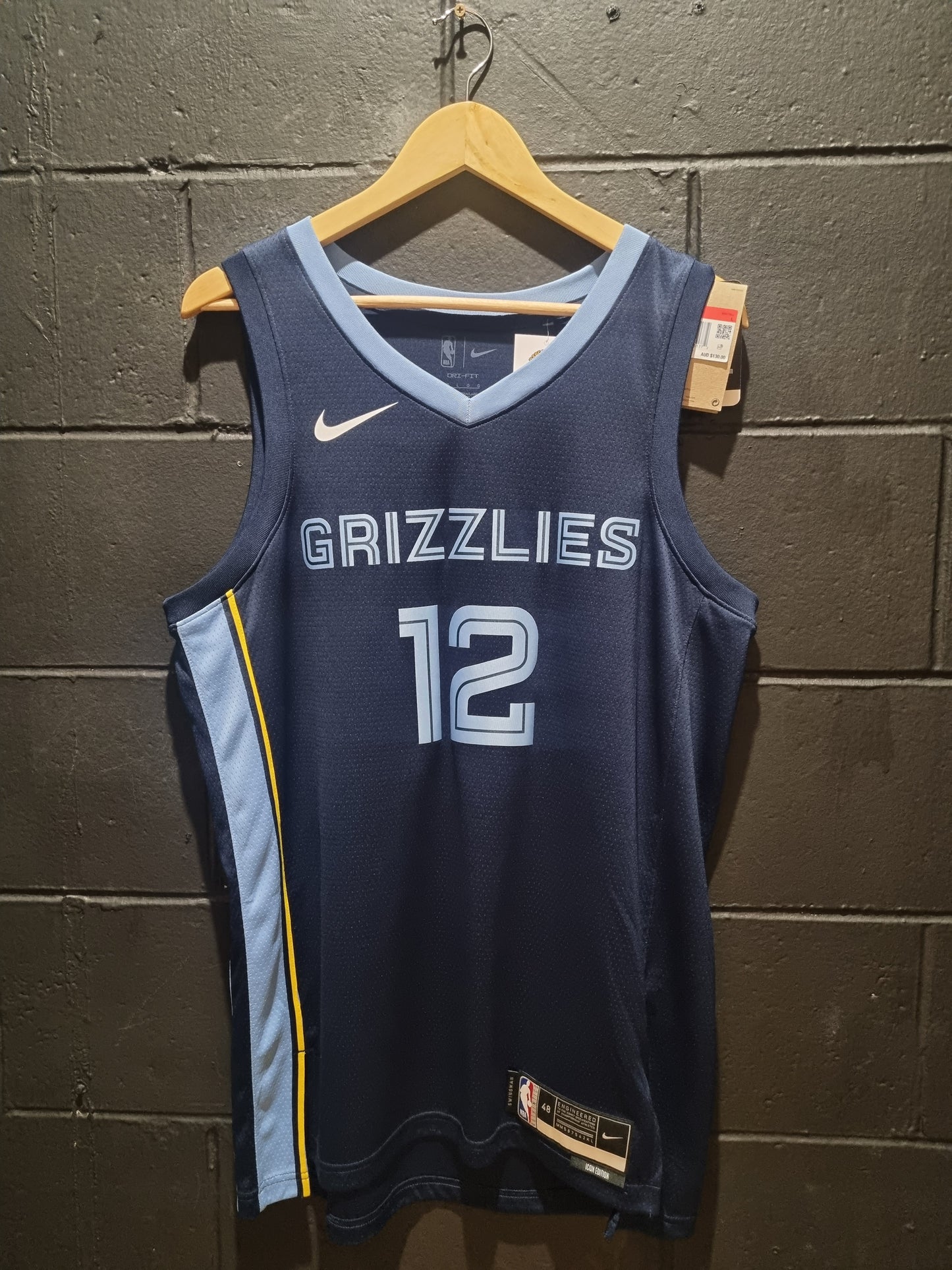 Memphis Grizzlies Morant Nike Large Brand New With Tag