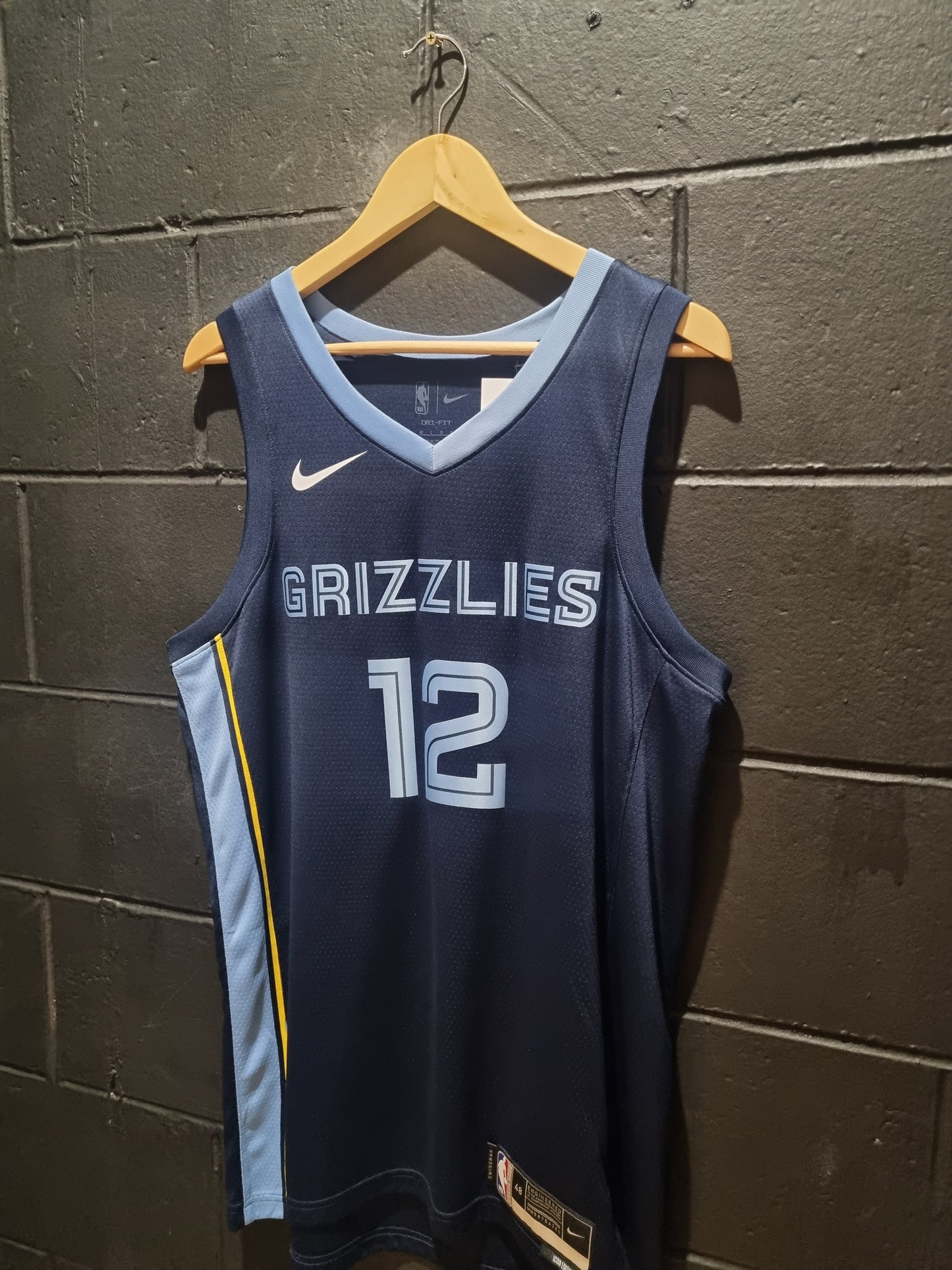 Memphis Grizzlies Morant Nike Large Brand New With Tag