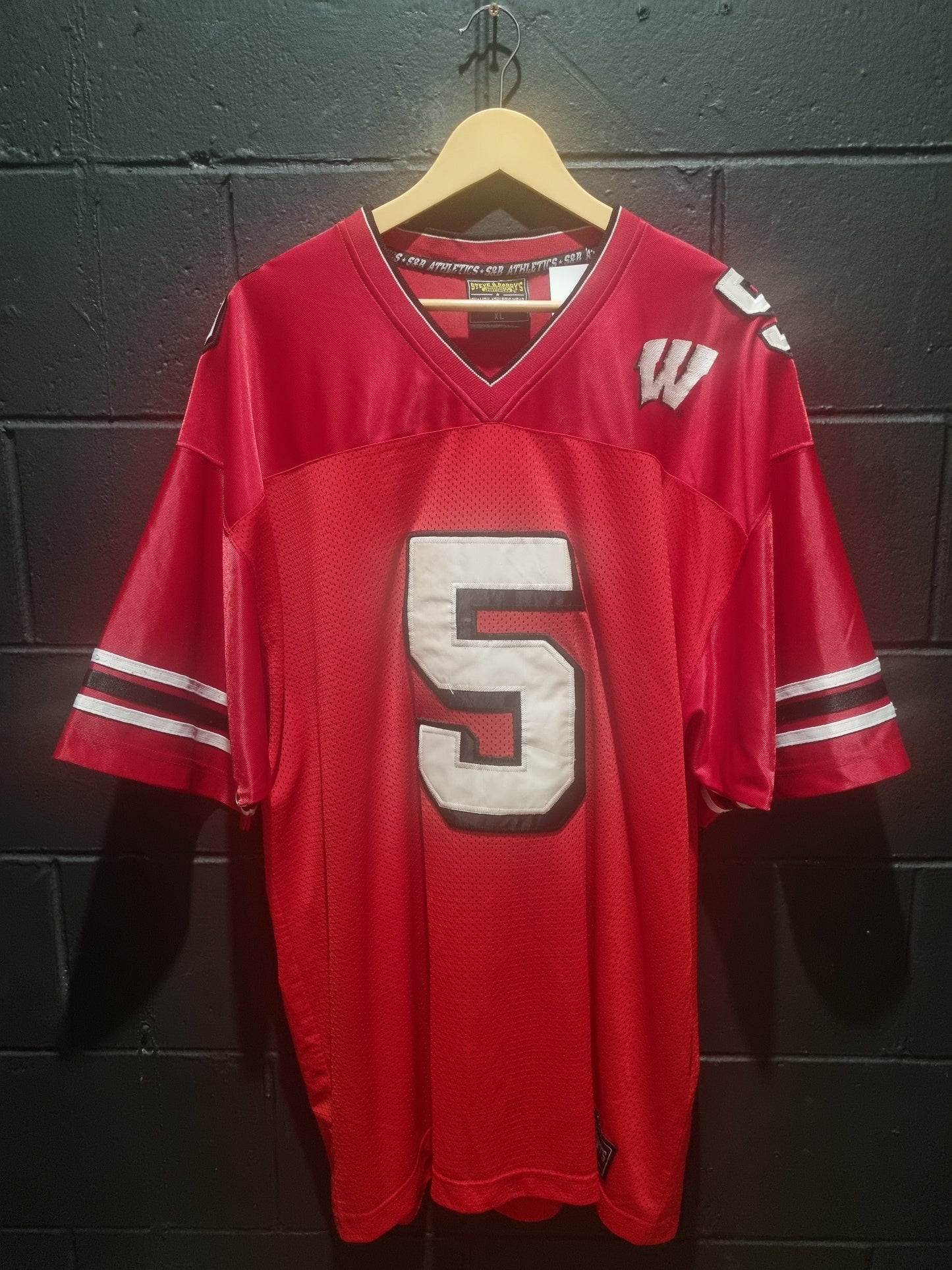 Vintage Wisconsin Badgers Steven and Barry #5 XL