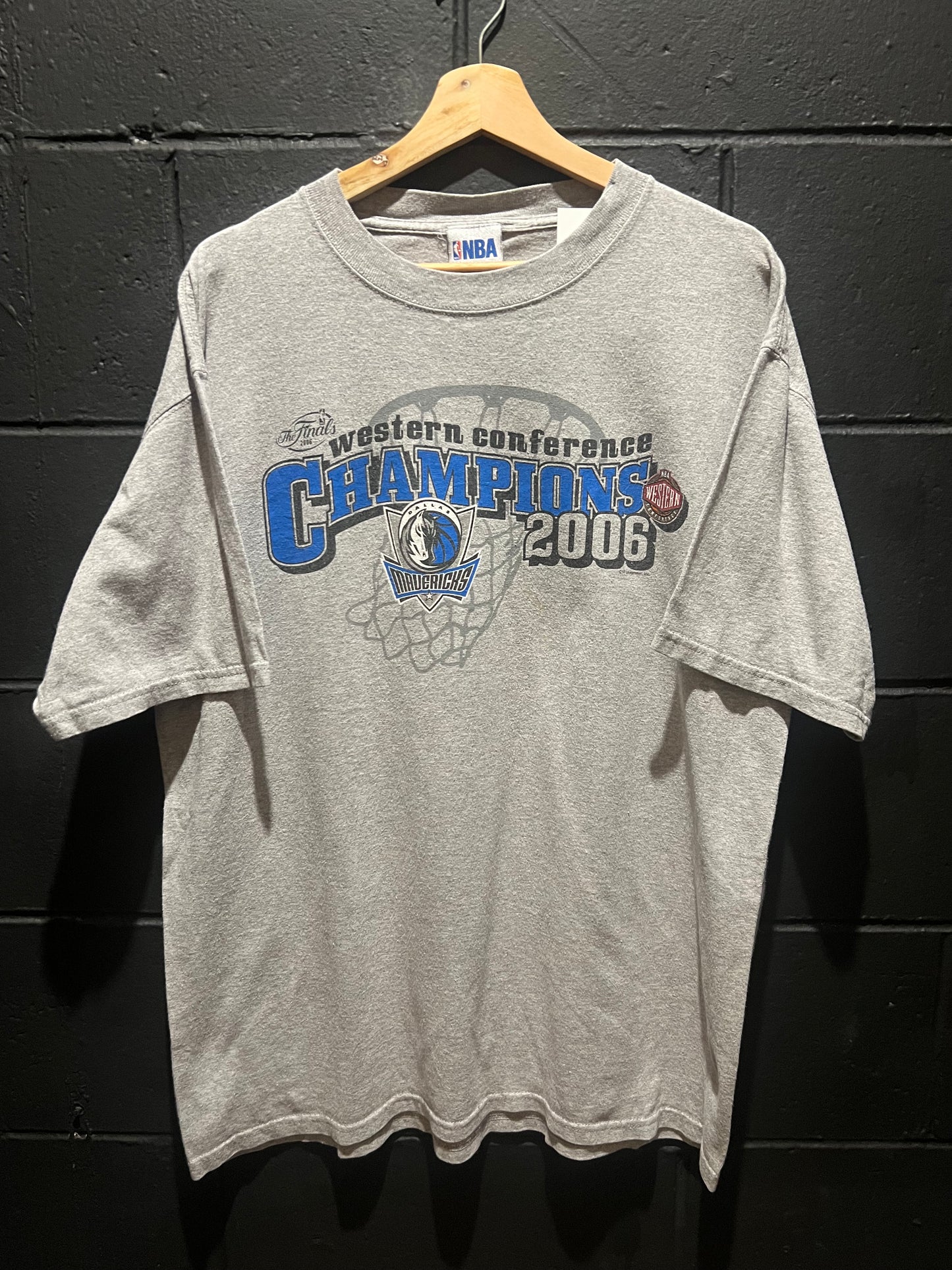 Dallas Mavericks NBA Fan Apparel Large