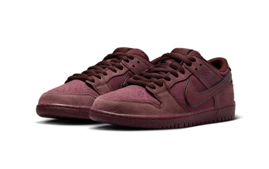 NikeSB - Dunk Low Premium - Burgundy Crush/Dark Team/Red Earth