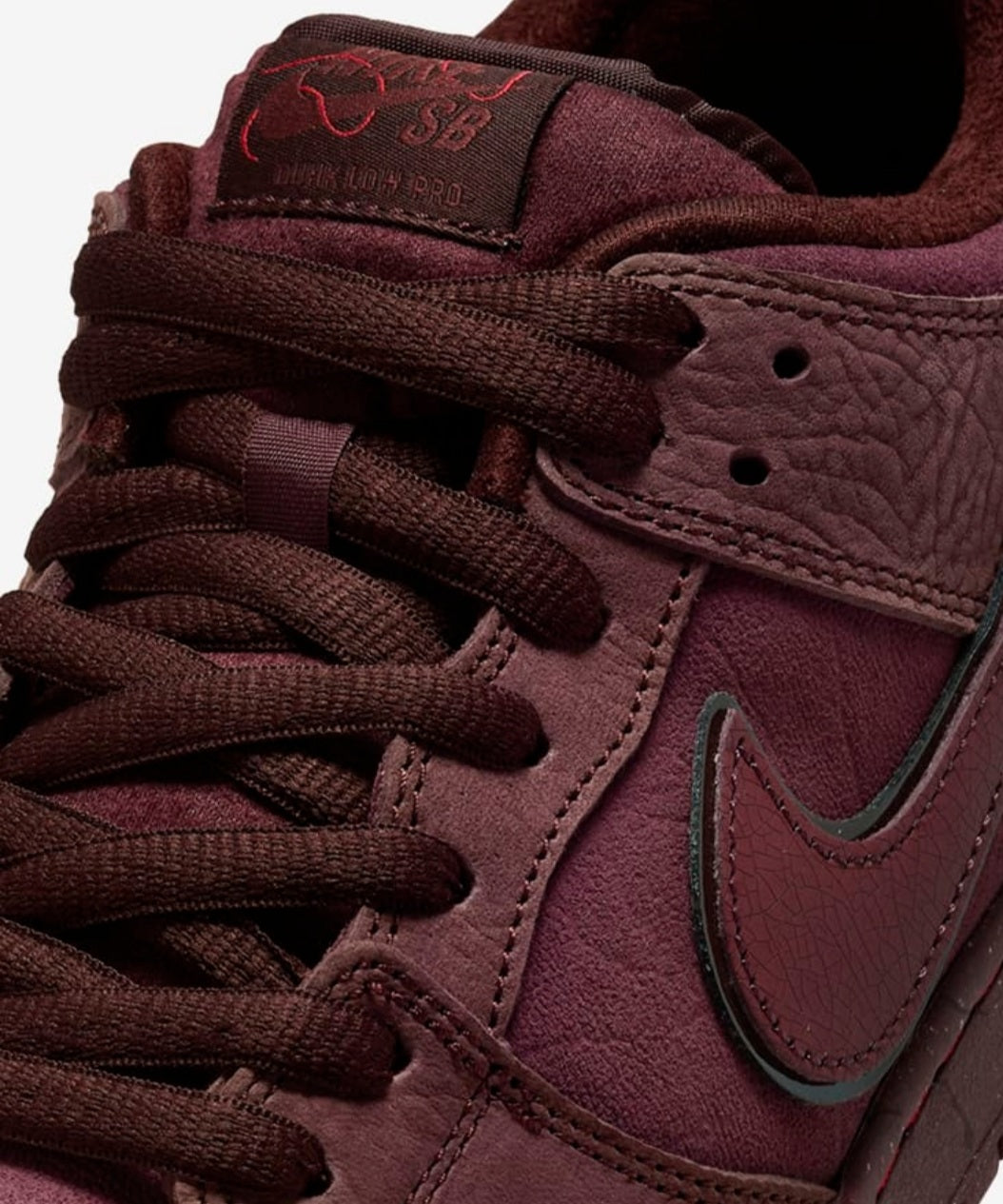 NikeSB - Dunk Low Premium - Burgundy Crush/Dark Team/Red Earth