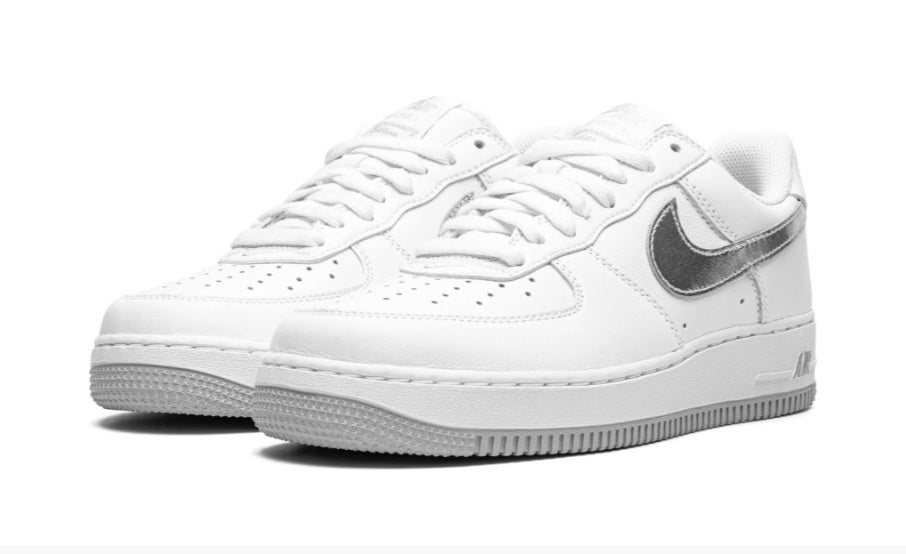 NIKE AIR FORCE 1 LOW 'Silver Swoosh'