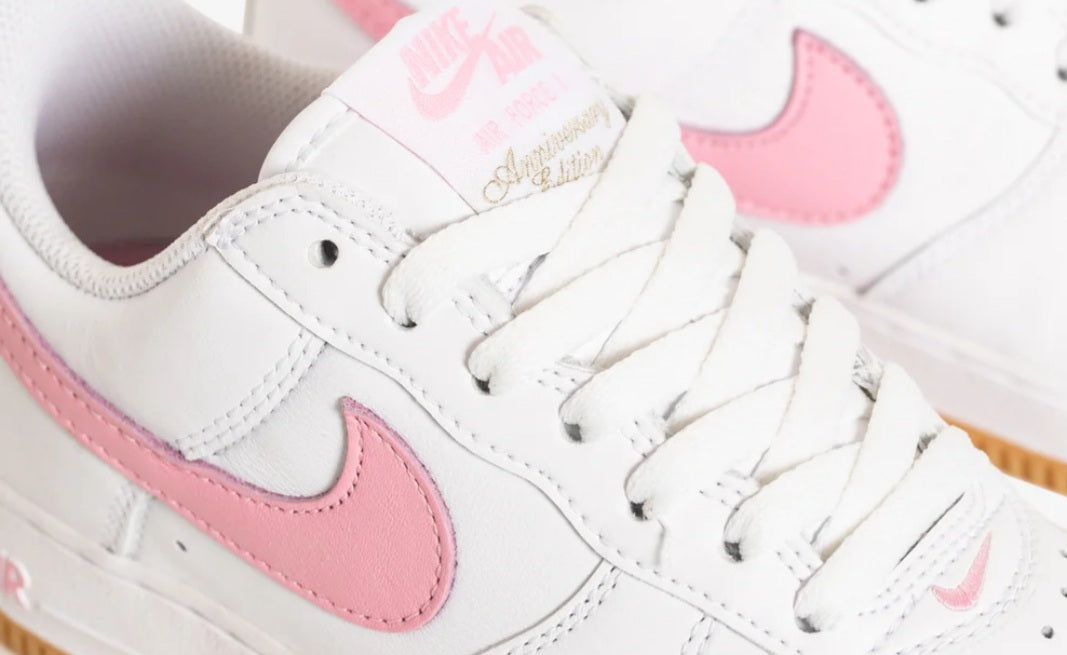 NIKE AIR FORCE 1 LOW RETRO 'Pink Gum'