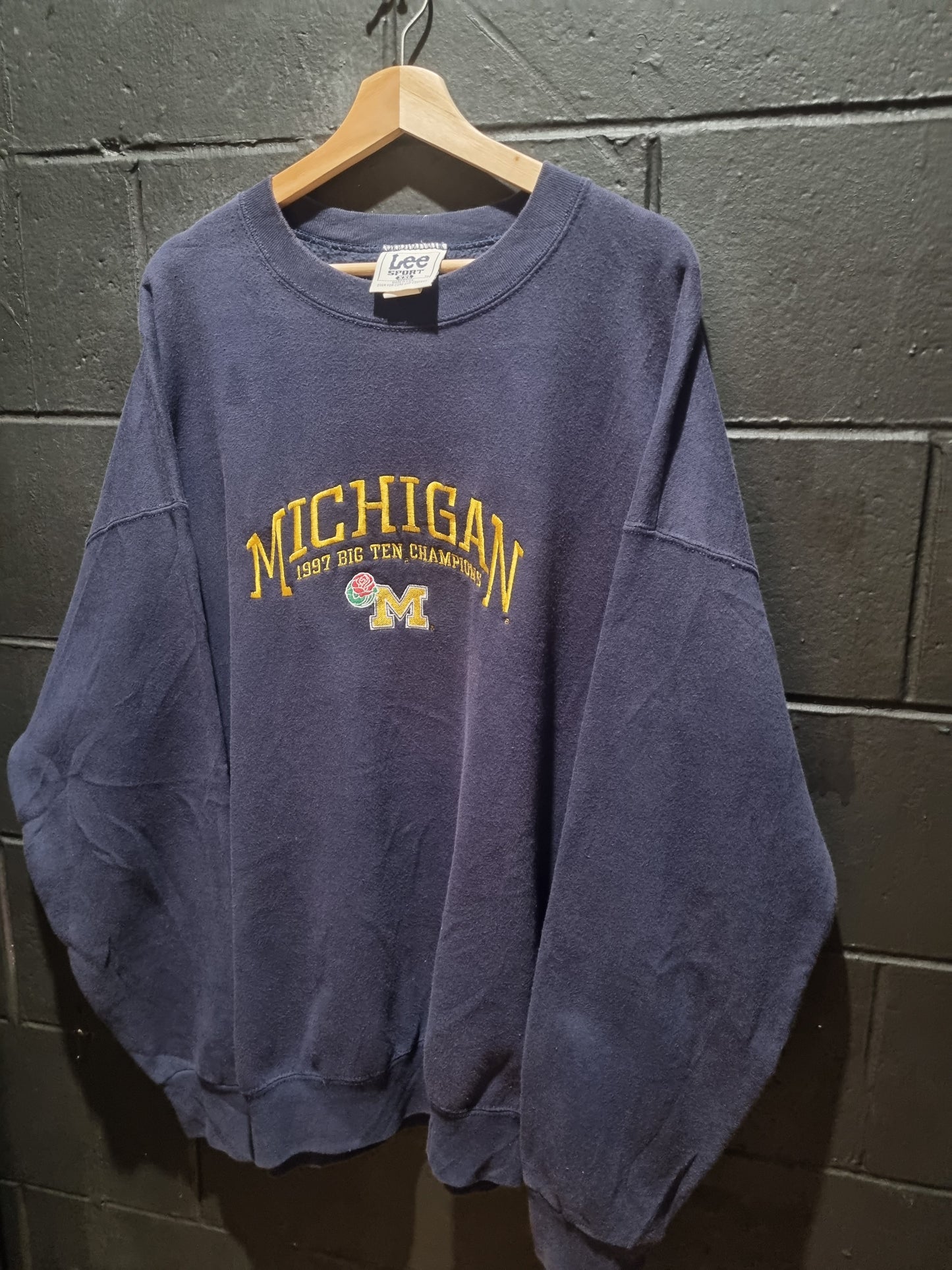 Michigan Wolverines NCAA Vintage Lee Sport 1997 Big Ten Champions Sweater XXL