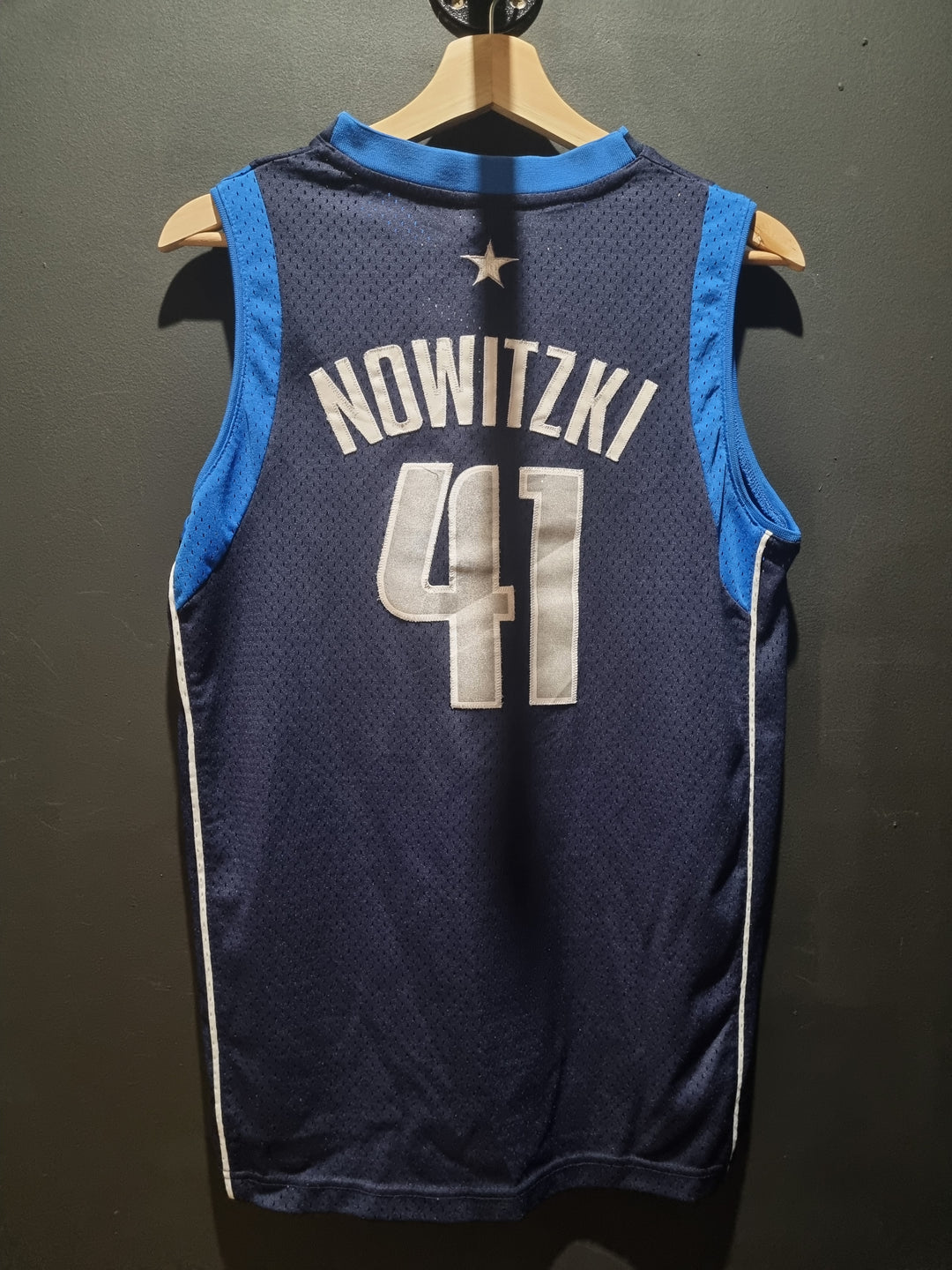 Dallas Mavericks 41 Nowitzki Youth L