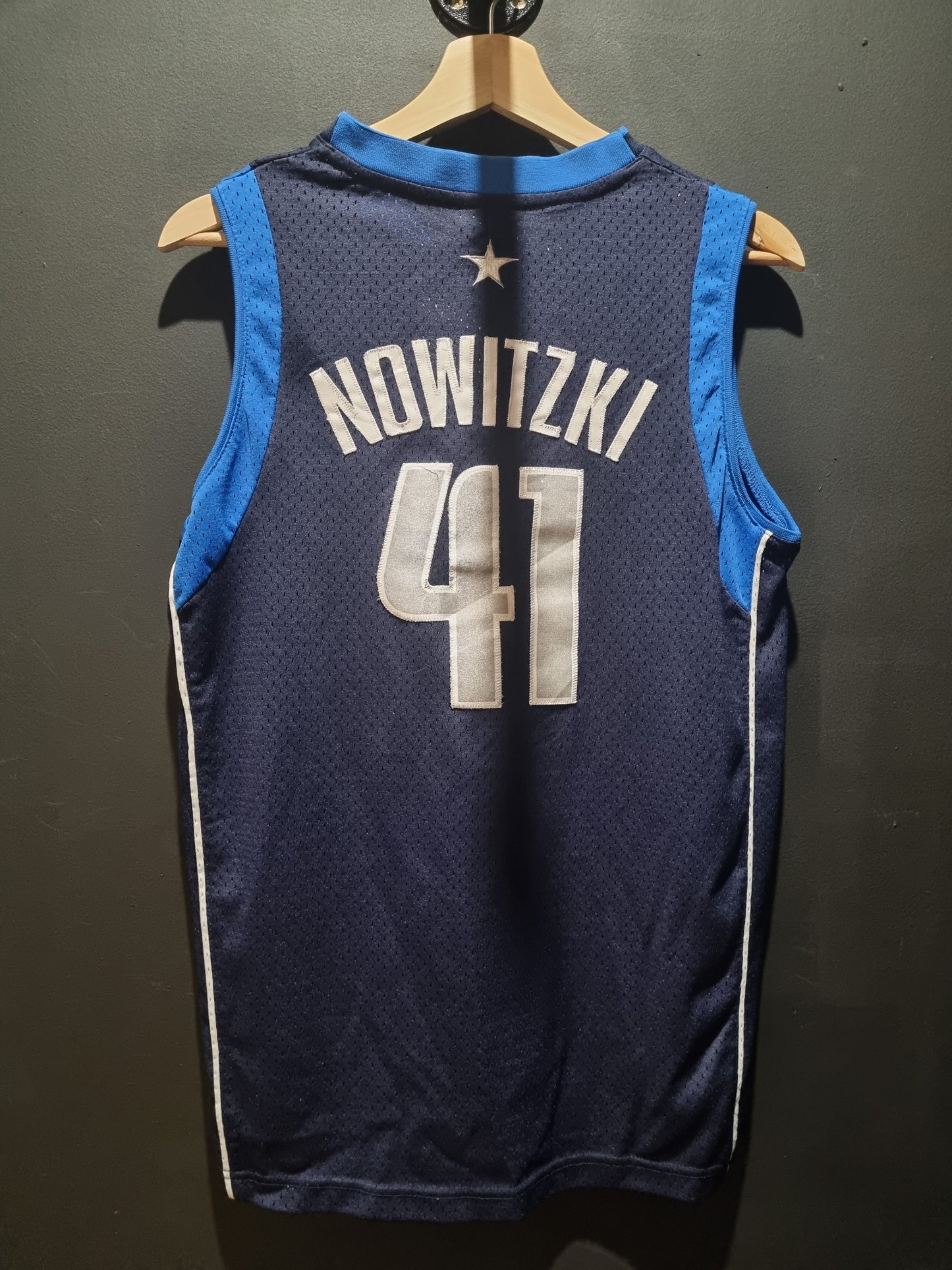 Dallas Mavericks 41 Nowitzki Youth L