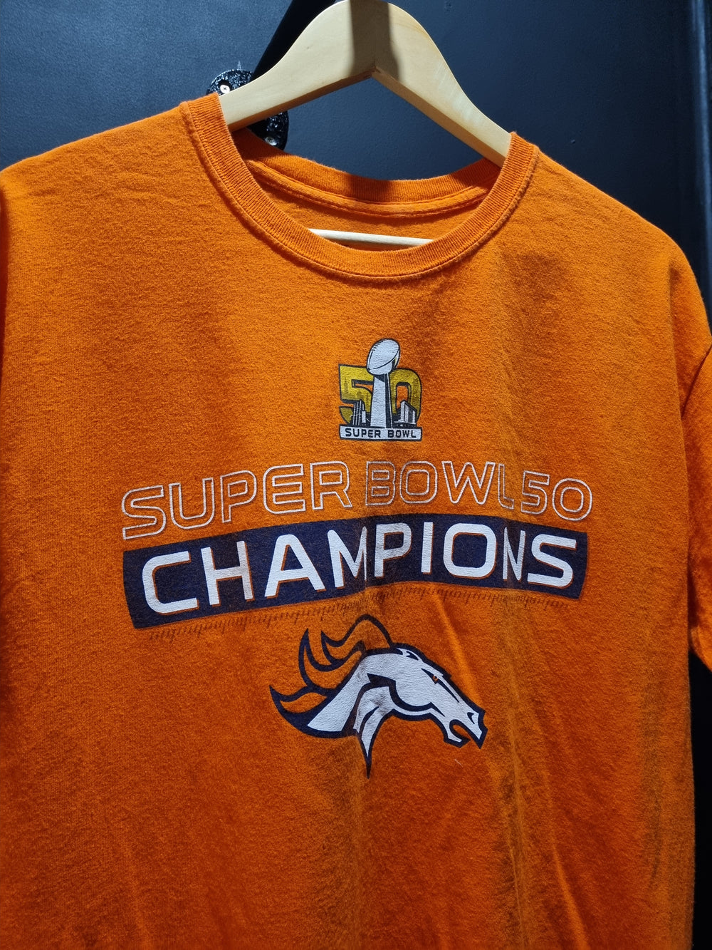 Super Bowl 50 Champion Broncos Team Shirt Large