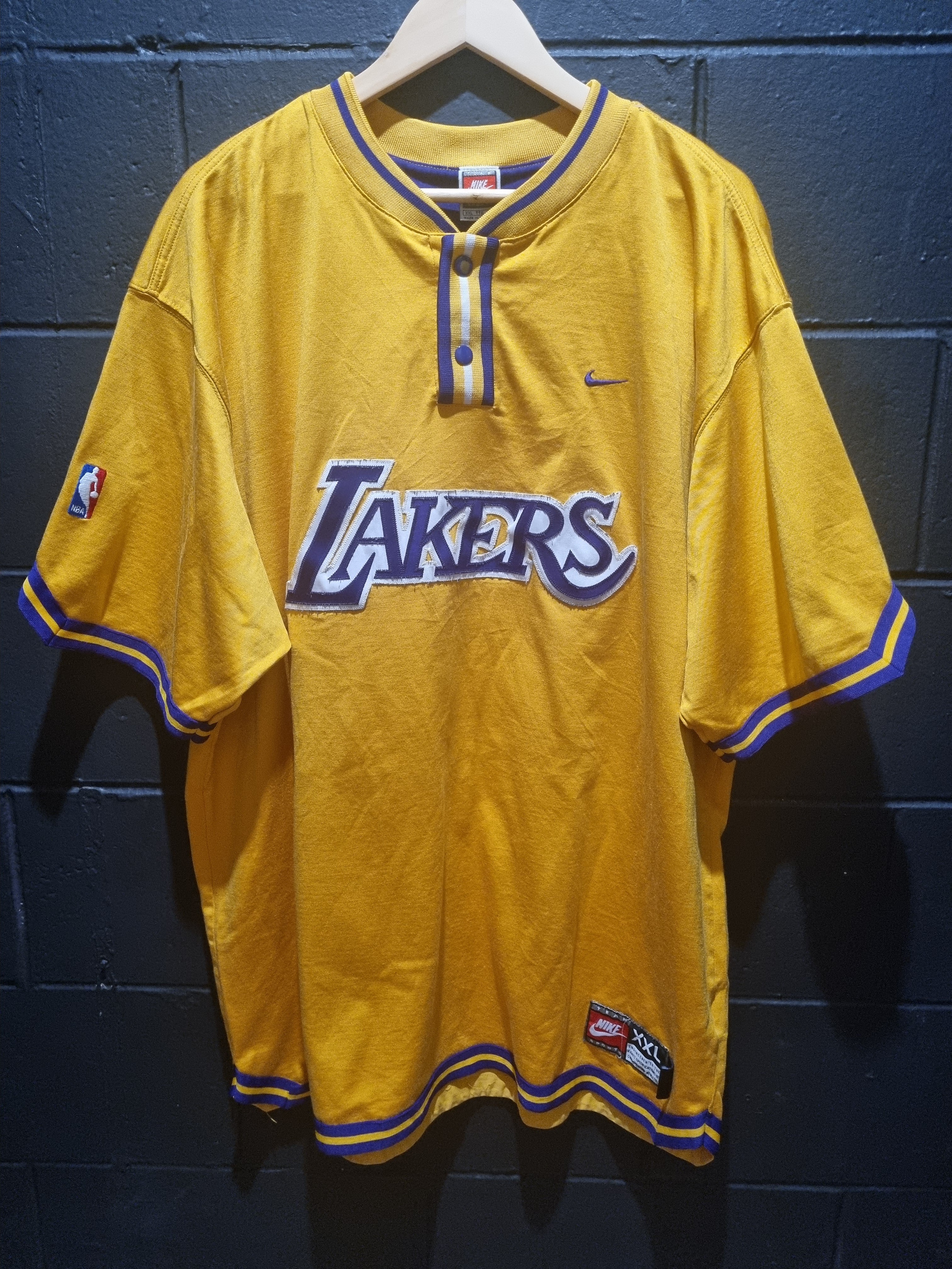 Nike on sale lakers polo