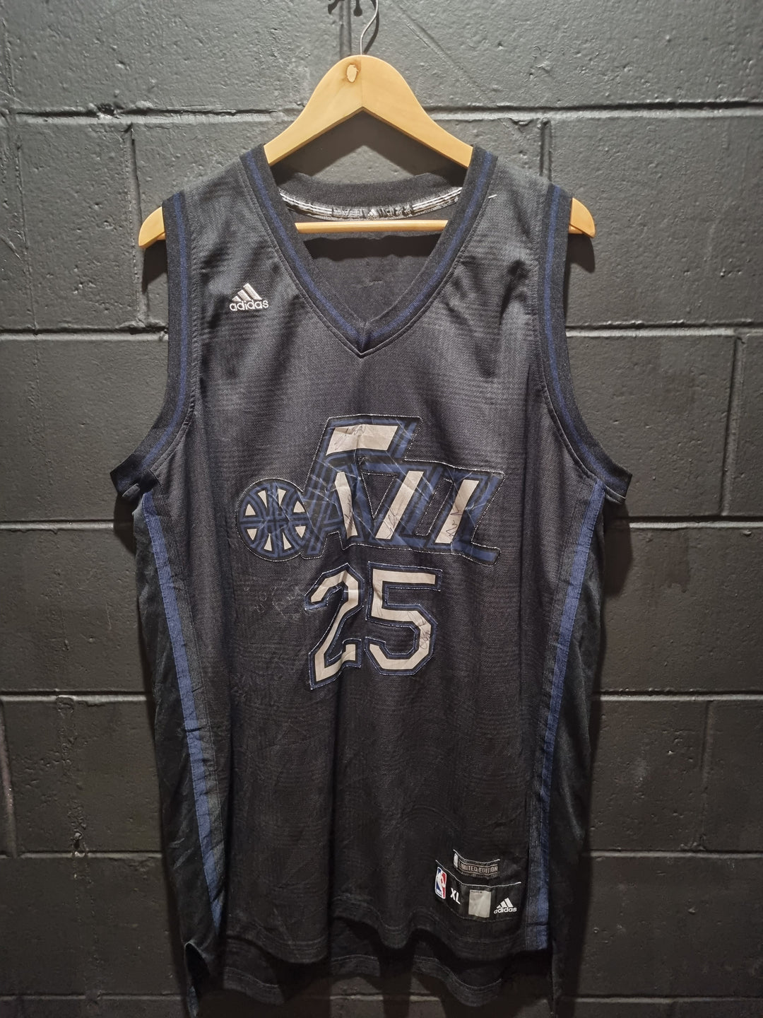 Utah Jazz Jefferson Signed Adidas XL