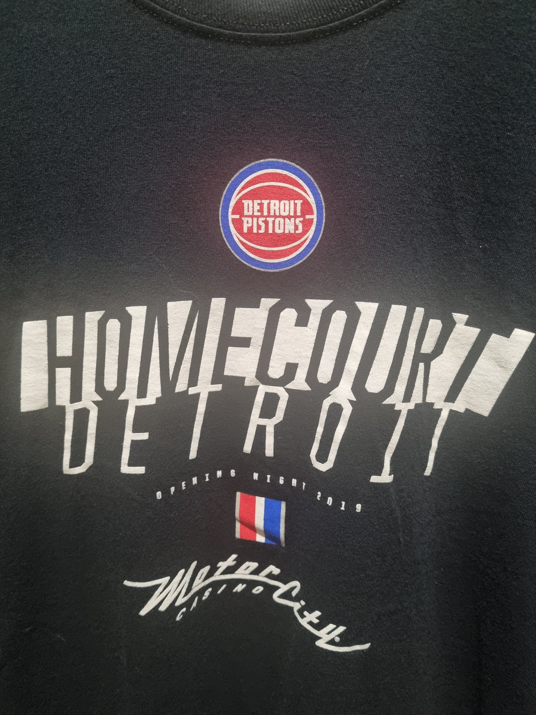 Detroit Pistons Gilden Large