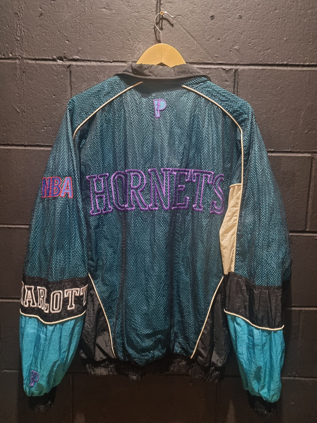 Charlotte Hornets Pro Player XL