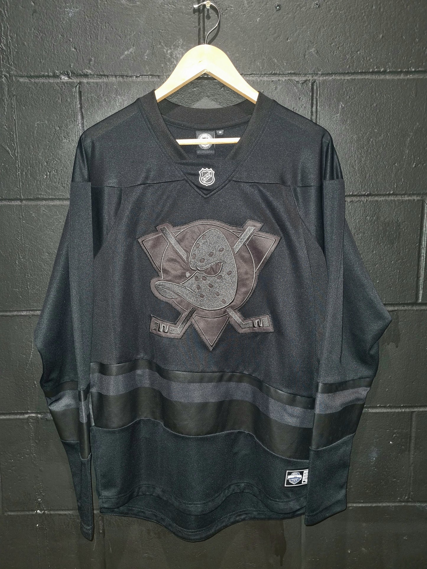 Anaheim Ducks All Black Replica Medium