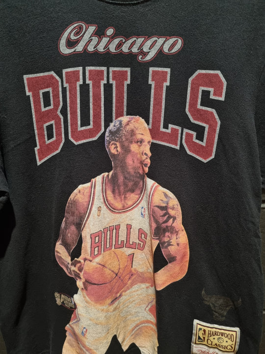 Chicago Bulls Rodman Mitchell and Ness Crew Neck Medium