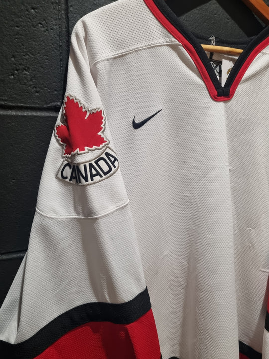 Classic Authentic Canada Nike XL