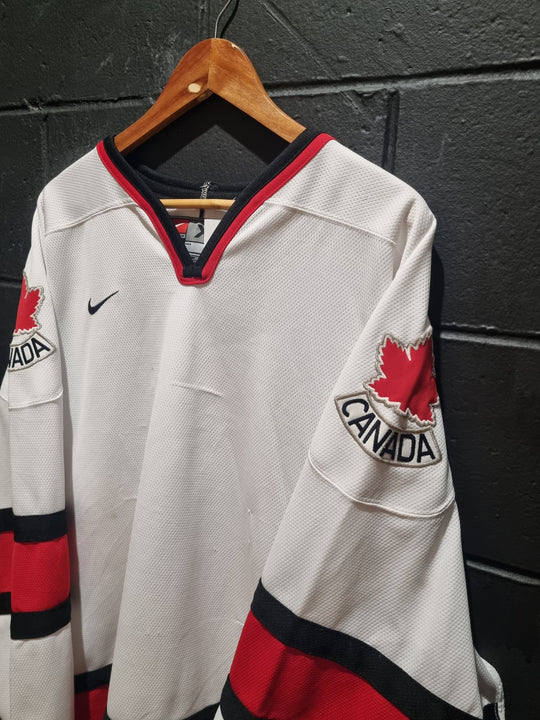 Classic Authentic Canada Nike XL