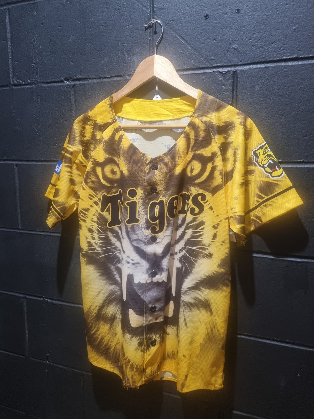 Hanshin Tigers Medium