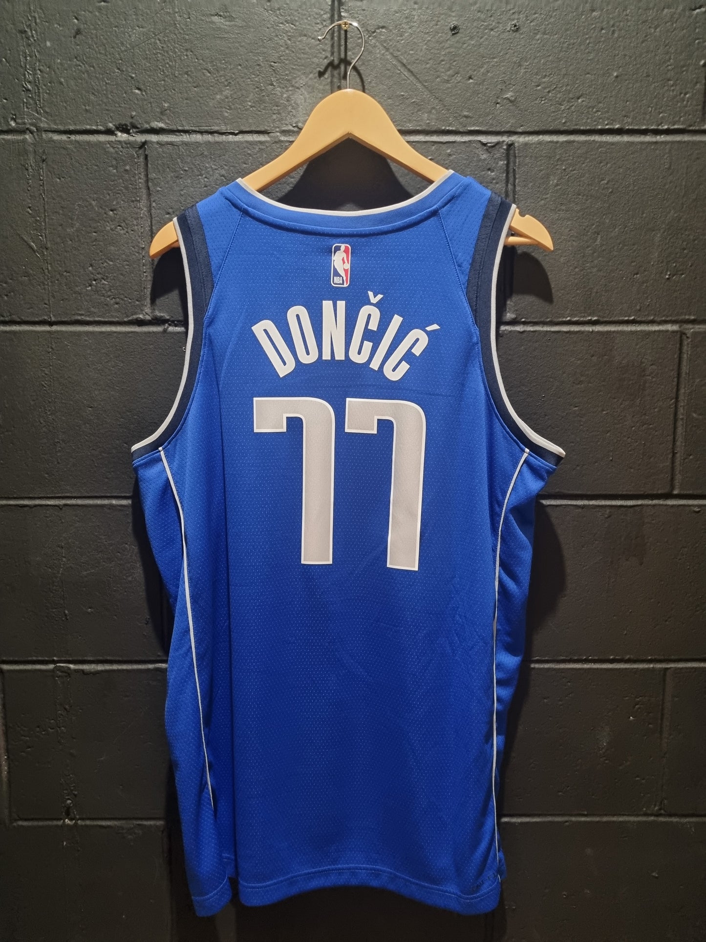 Dallas Mavericks Doncic Nike Swingman Replica Large
