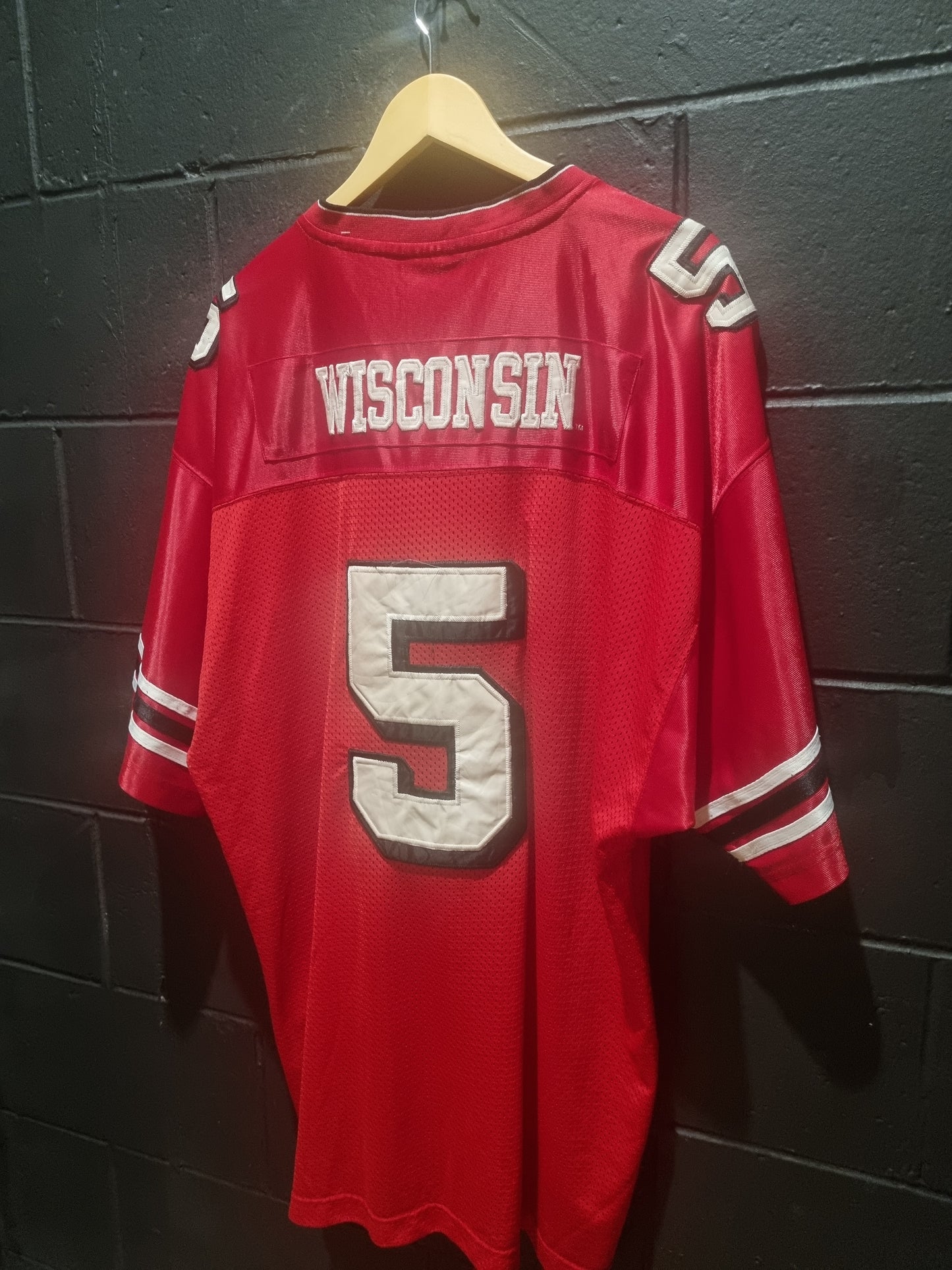 Vintage Wisconsin Badgers Steven and Barry #5 XL