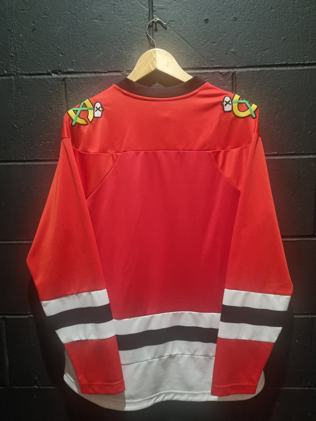 Chicago Blackhawks Replica V Neckline Medium