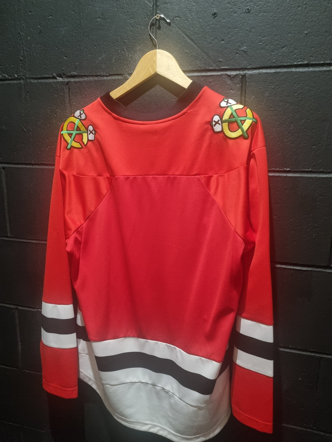 Chicago Blackhawks Replica V Neckline Medium