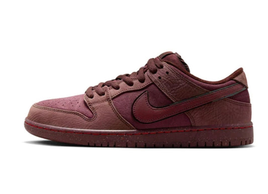 NikeSB - Dunk Low Premium - Burgundy Crush/Dark Team/Red Earth