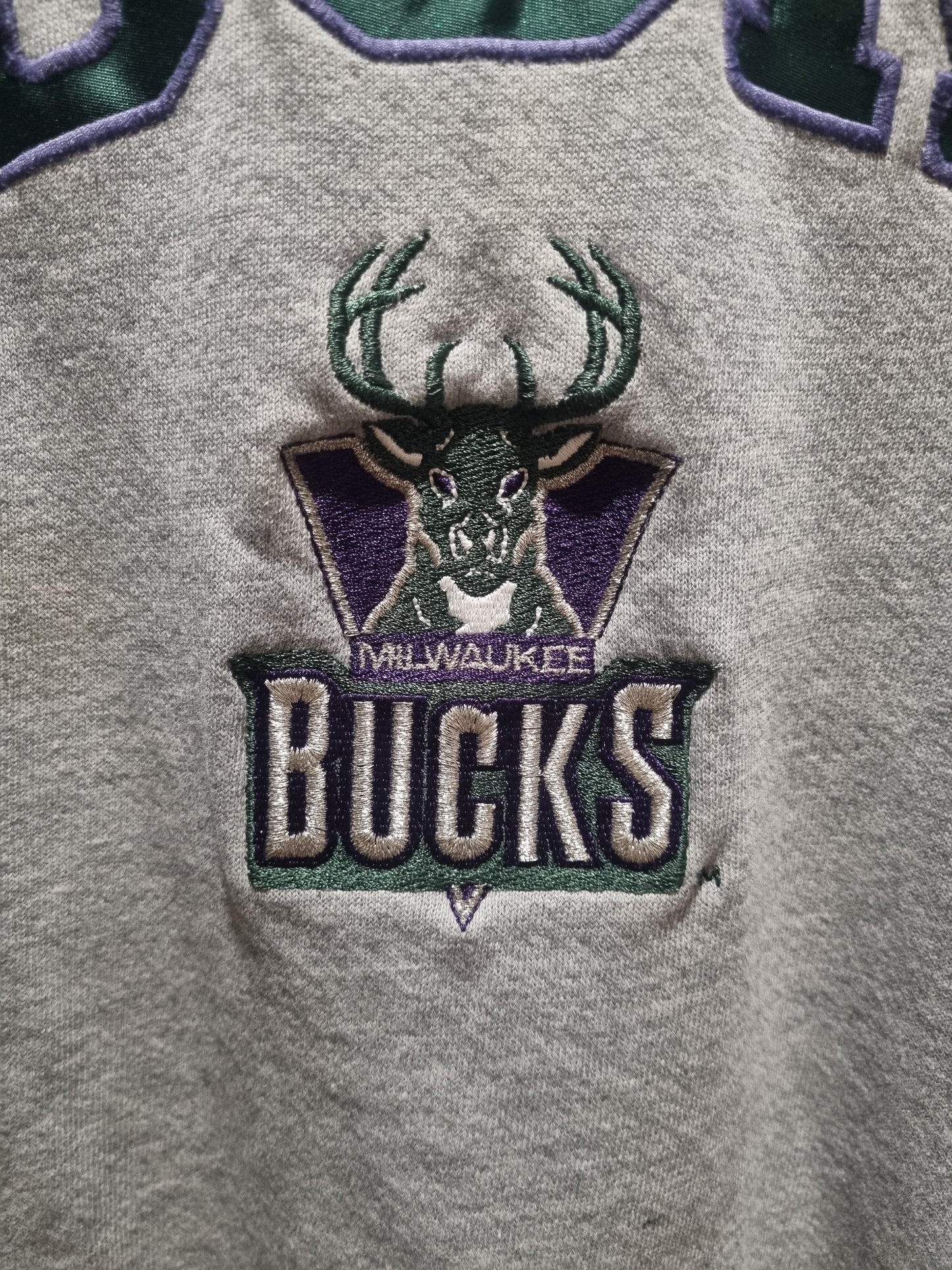 Milwaukee Bucks Sweater Made by Champion Large