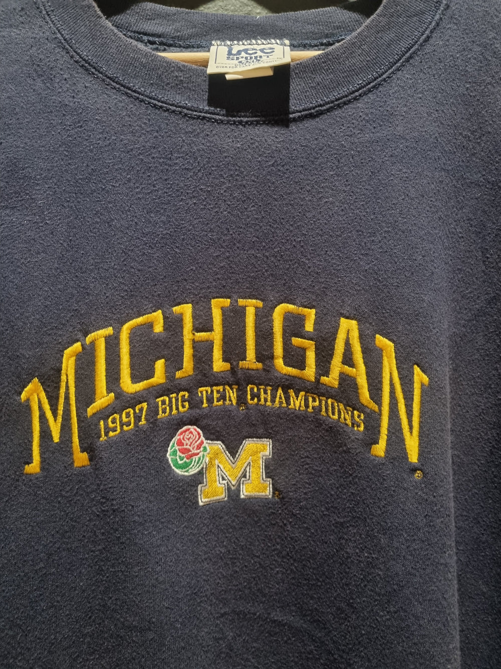 Michigan Wolverines NCAA Vintage Lee Sport 1997 Big Ten Champions Sweater XXL