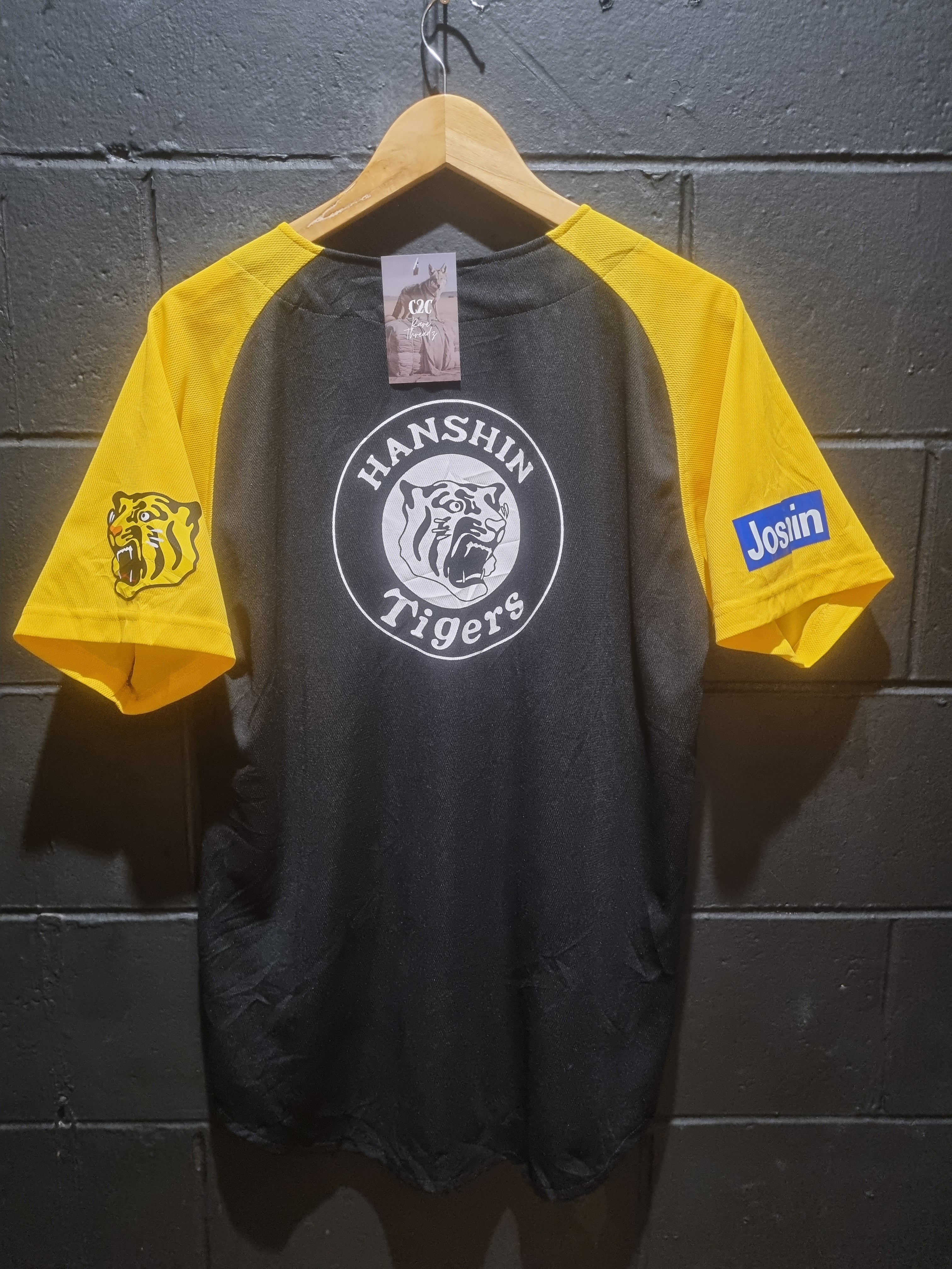 Amazon.co.jp: Hanshin Tigers T-shirt, Men's, Short Sleeve