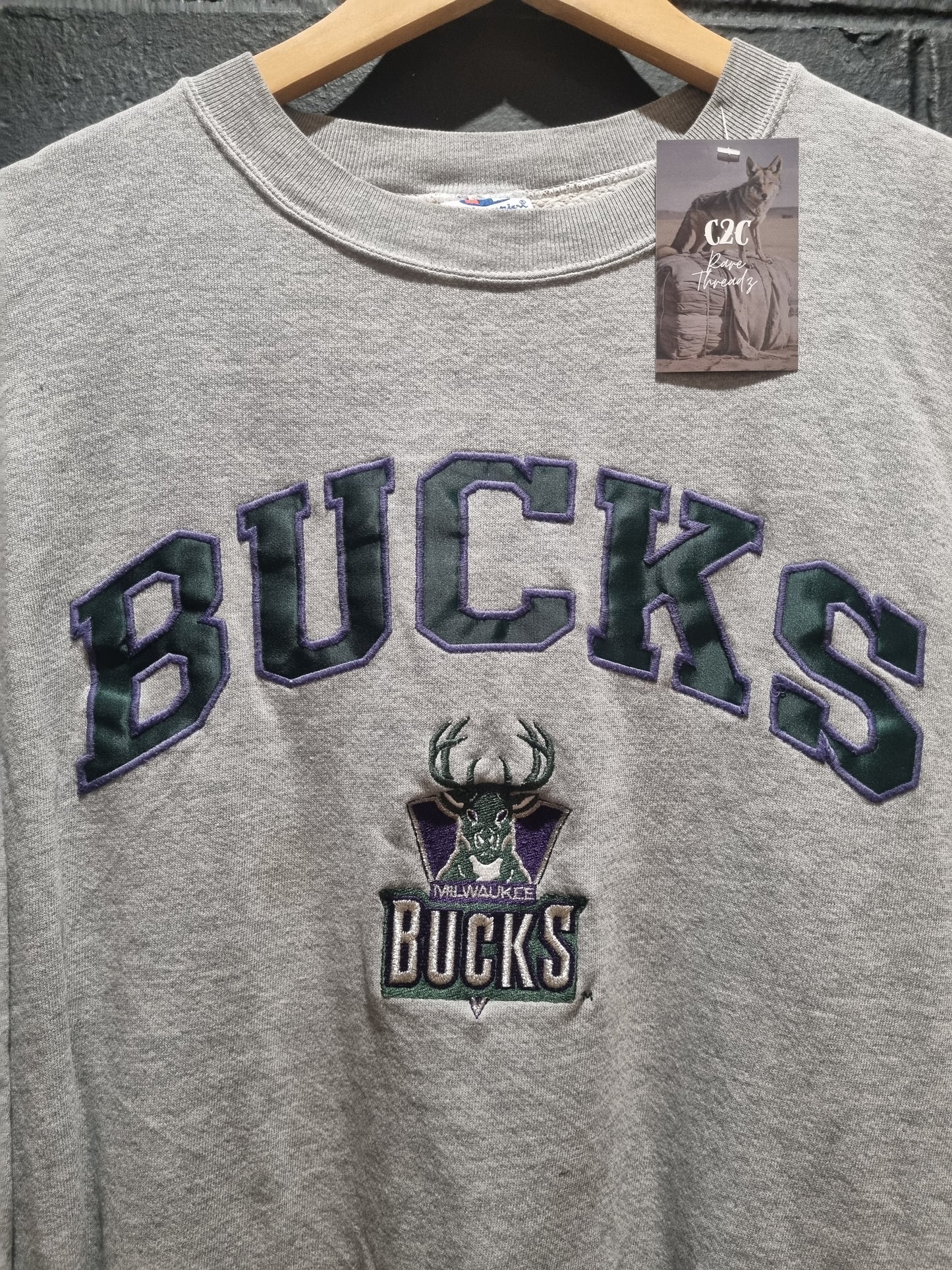 Milwaukee Bucks Sweater Made by Champion Large