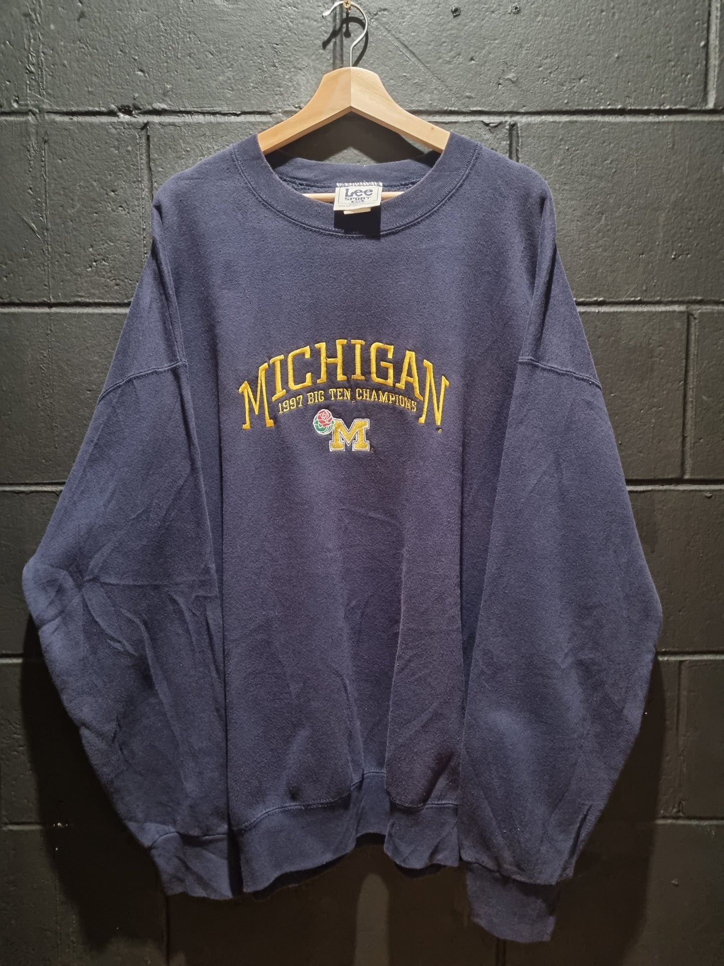 Michigan Wolverines NCAA Vintage Lee Sport 1997 Big Ten Champions Sweater XXL
